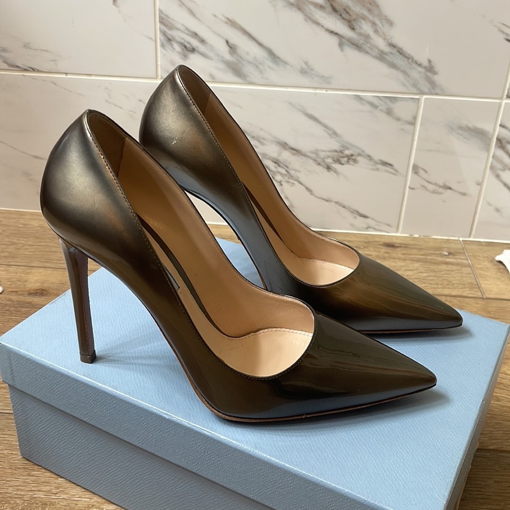 Prada Pumps